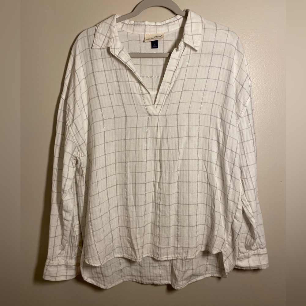 Universal Thread White & Silver Flannel V Neck Top Large *spot*